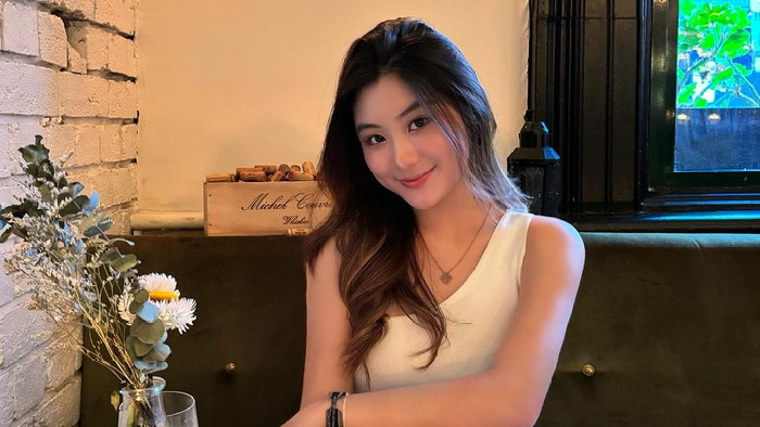 သူငယ်ချင်းမို့ပါရေးသားသူ – အမည်မသိ